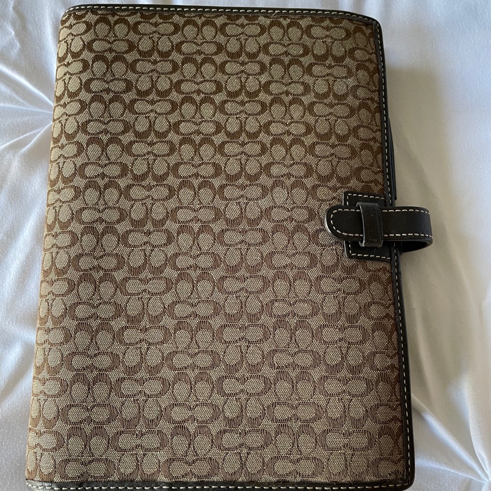 Coach refillable planner